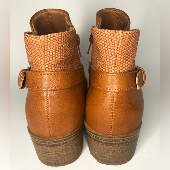 Baretraps Marconi Cognac Stacked Block Heel Ankle Bootie Size 8 - Picture 4 of 12
